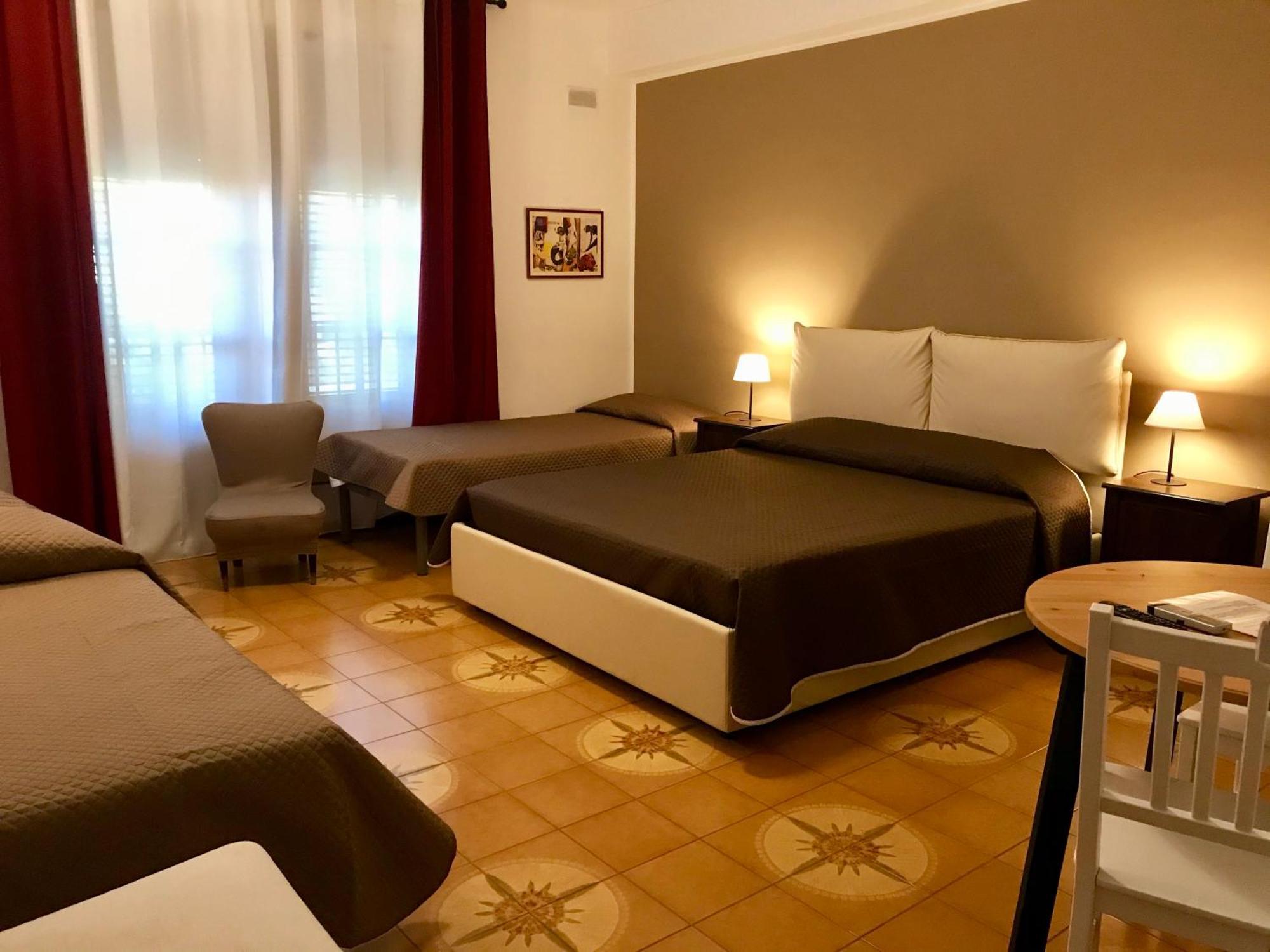 Gli Artisti Apartments & Rooms 巴格里亚 客房 照片